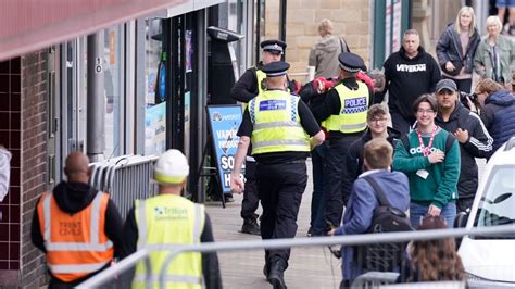 yem bet login|UK's gambling watchdog alleges 5 more police officers placed .